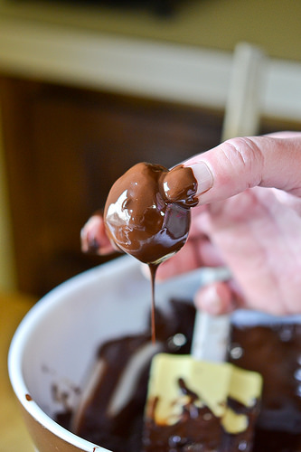 Chocolate-Cherry Cookie Balls-8
