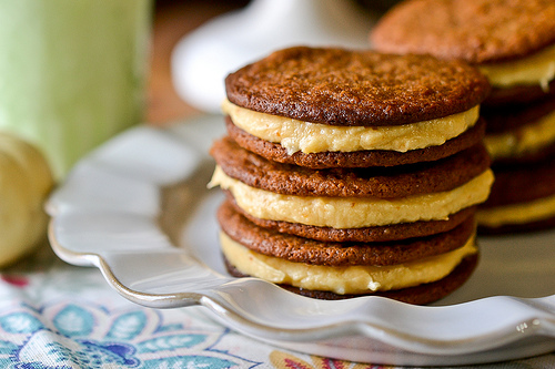 Pumpkin Cream Sandwich Cookies-13