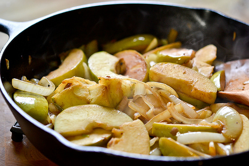 Skillet Pork Chops with Apples & Onions-4