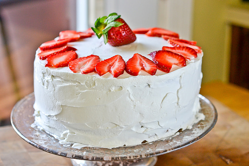 Strawberry-Swirl Cake-16