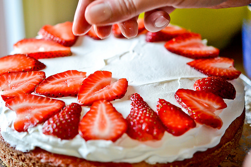 Strawberry-Swirl Cake-11