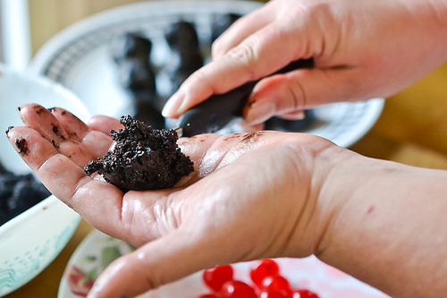 Chocolate-Cherry Cookie Balls-3