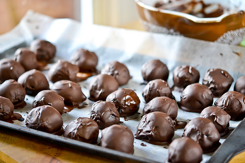 Chocolate-Cherry Cookie Balls-10