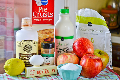 Cinnamon Bun Apple Pie-1