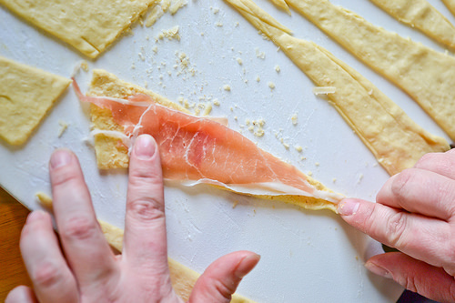 Crescent Roll Asparagus Spirals-4