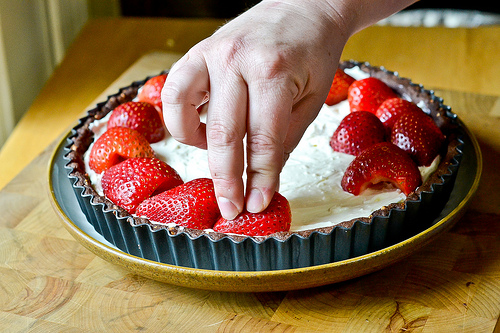 Chocolate-Strawberry Cream Cheese Tart-4
