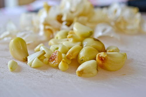 Roasted Garlic, Chicken & Herb Flatbread Pizza-3