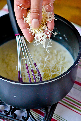 Roasted Garlic, Chicken & Herb Flatbread Pizza-5